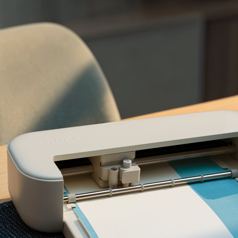 Plotter Inteligente Cricut Explore 5 Beige Incluye MiniPrensa